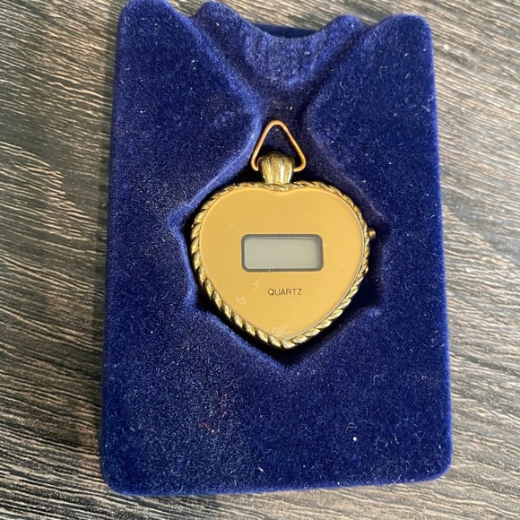 Vintage Jacques Carpentier Digital Quartz Heart Watch Necklace Pendant No Chain - Picture 4 of 10